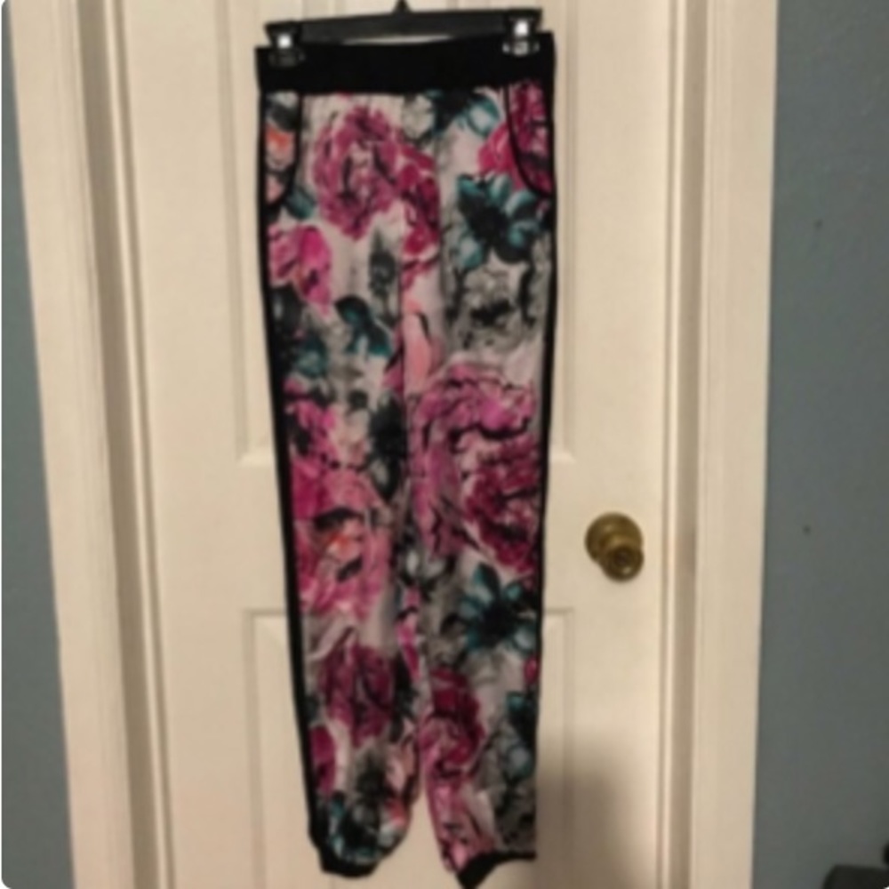 🌸 Bisou Bisou Floral Joggers